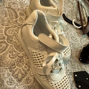 Comfortable yet stylish sneaker